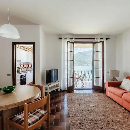 Waterside - By Myhomeincomo * Musso