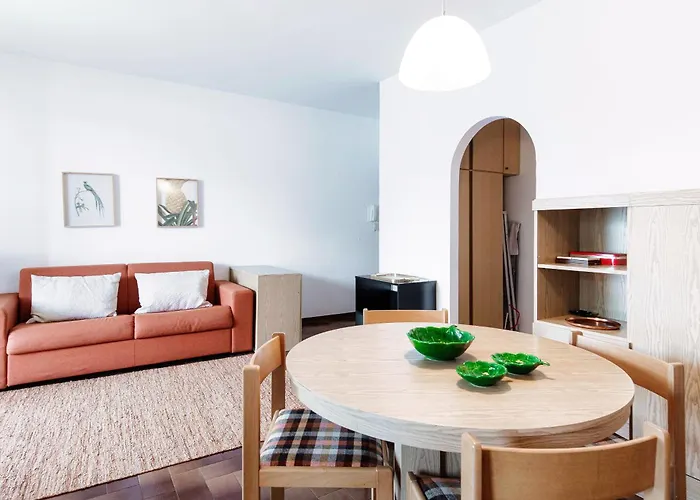 Waterside - By Myhomeincomo ムッソ